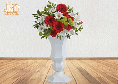 Vases blancs brillants légers à plancher de planteurs de fibre de verre épousant des articles de décor