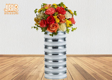 Pots de fleur modernes de fibre de verre de cylindre de style avec la finition argentée de mosaïque de miroir
