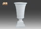 Taille brillante du blanc 82CM de trompette de Polyresin de mariage de pièce maîtresse de vase moderne à Tableau