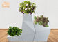 Planteurs blancs brillants de fibre de verre de fleur de pots de forme de vases géométriques irréguliers à plancher