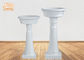 Vases blancs brillants classiques à plancher de fibre de verre avec le piédestal pour épouser 2 tailles